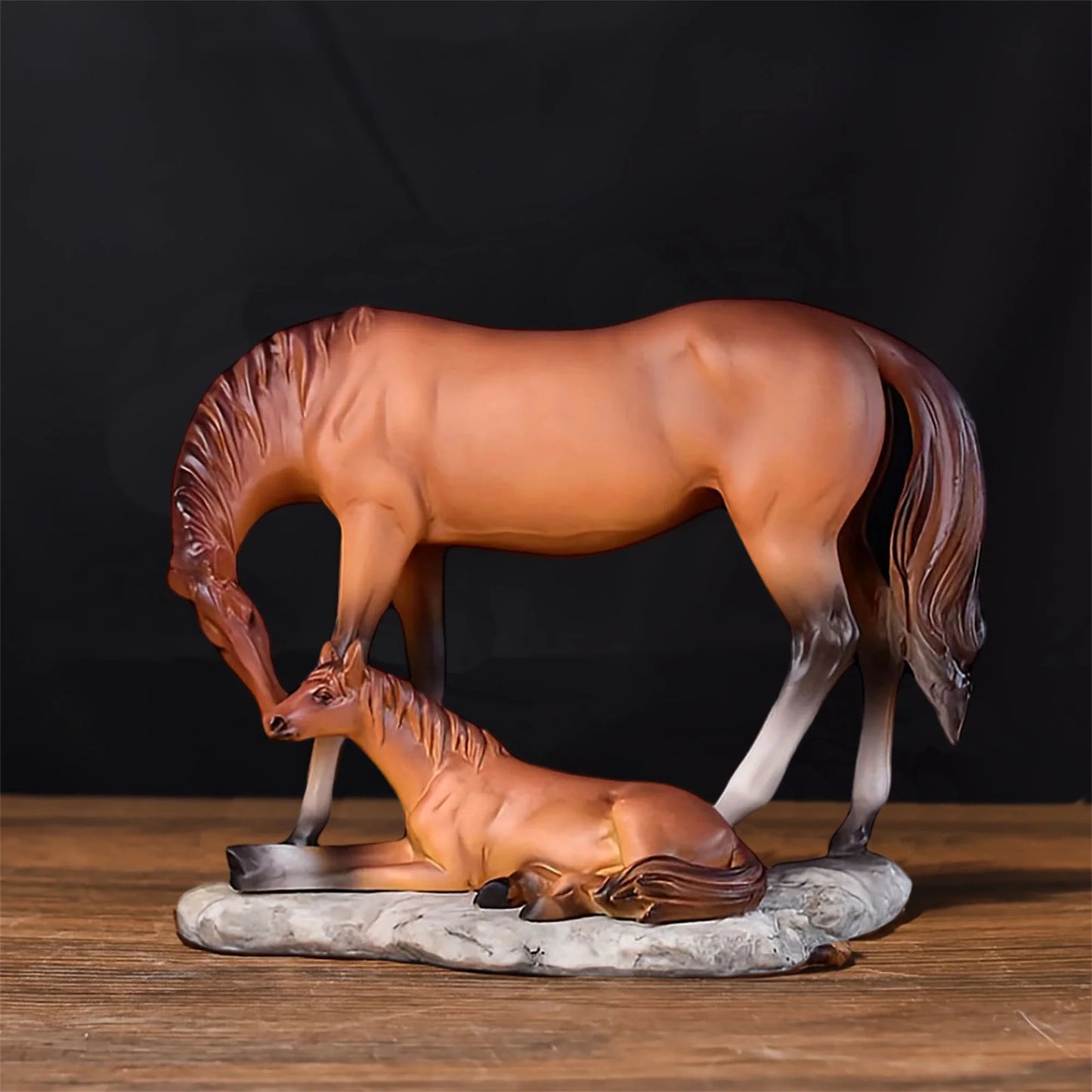 Elegant Resin Horse Figurine For Christmas Table Centerpiece